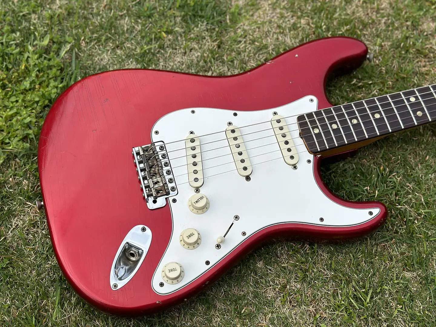 1966_strato_candyapplered_43_10.png