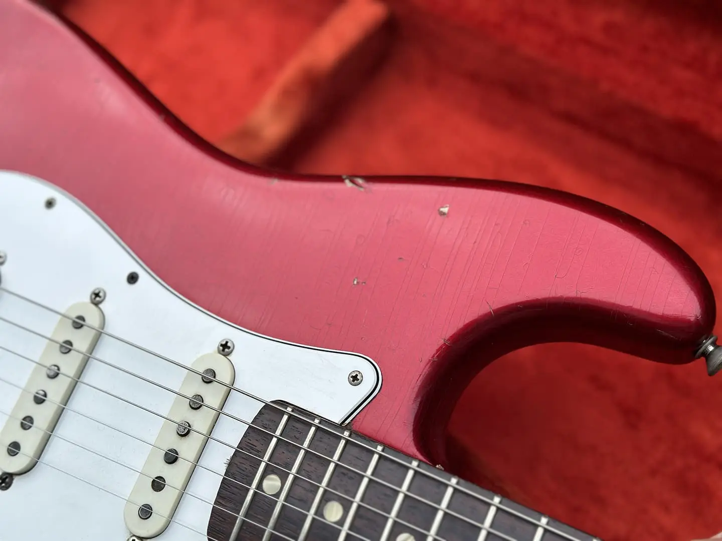 1966_strato_candyapplered_43_02.png